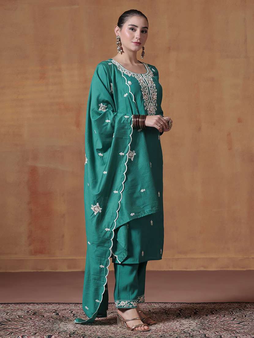 women solid with work three quarter sleeve kurta pant with dupatta set