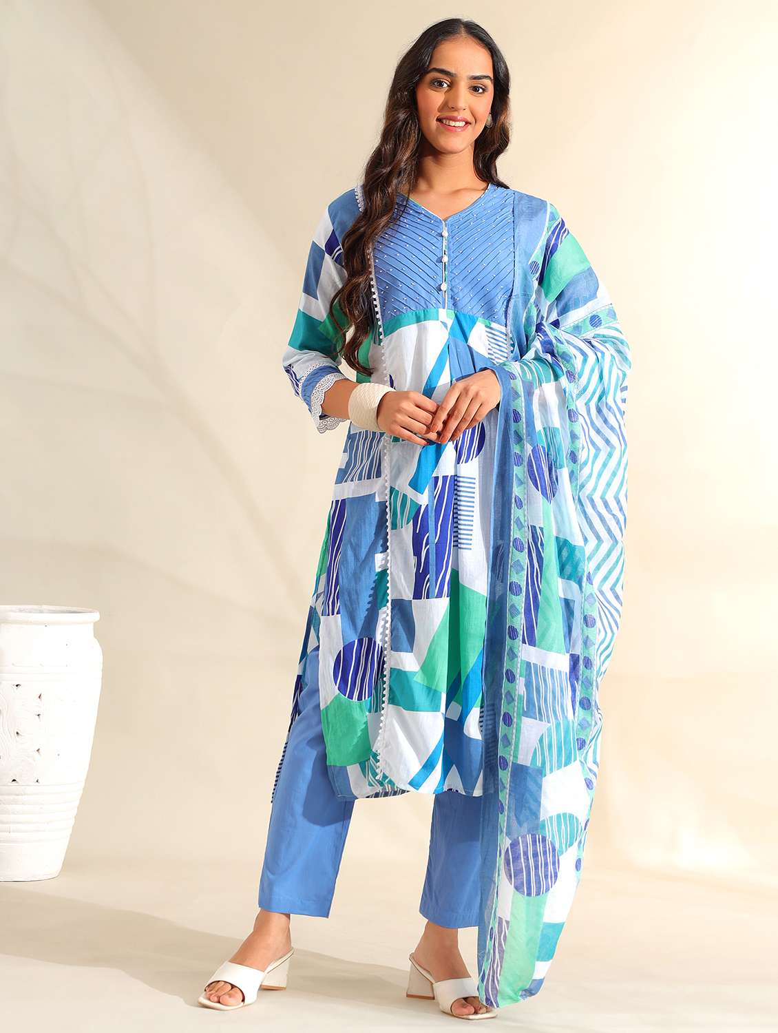 women printed three quarter sleeve kurta pant with dupatta set