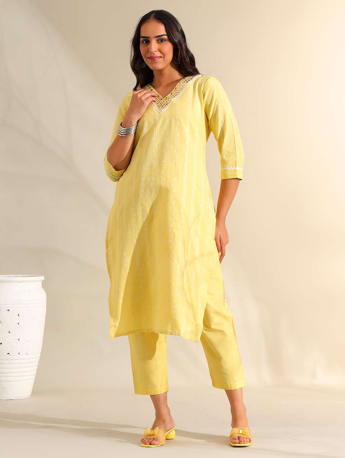 women self design three quarter sleeve kurta pant set