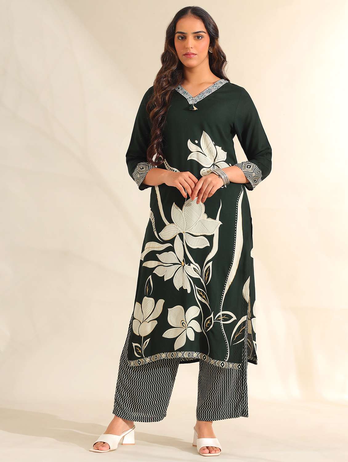 women floral three quarter sleeve kurta pant set