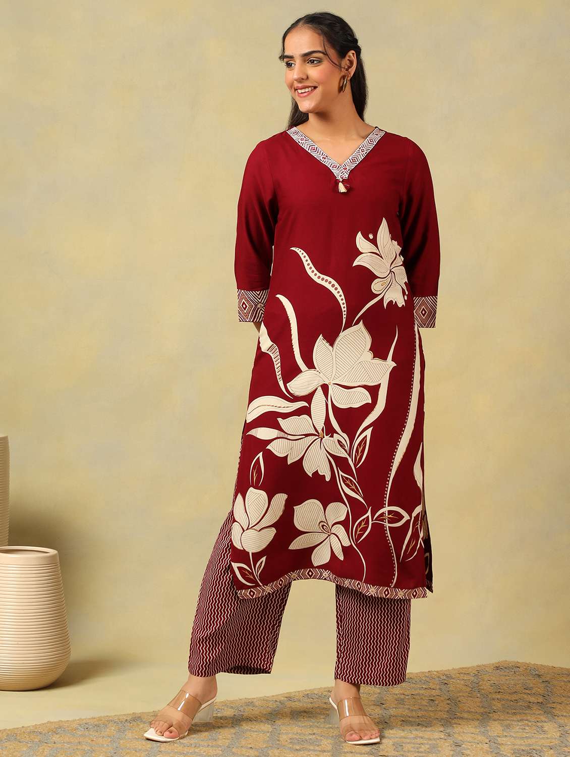 women floral three quarter sleeve kurta pant set