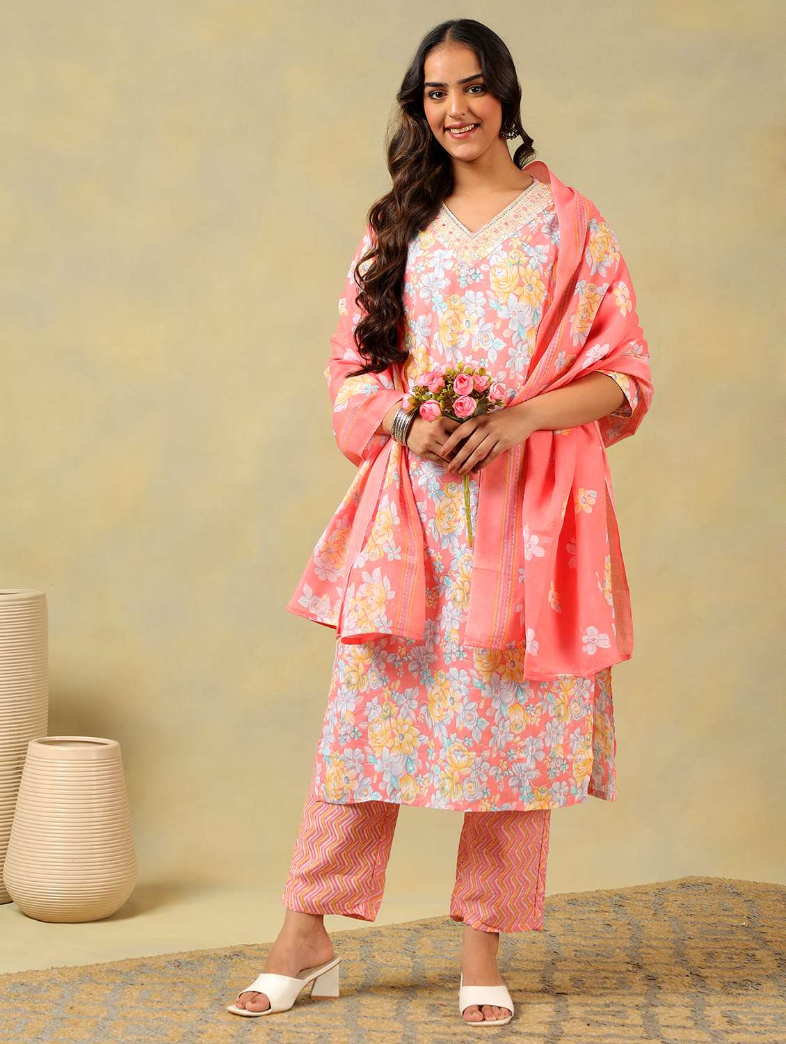 women floral v neck kurta pant with dupatta set