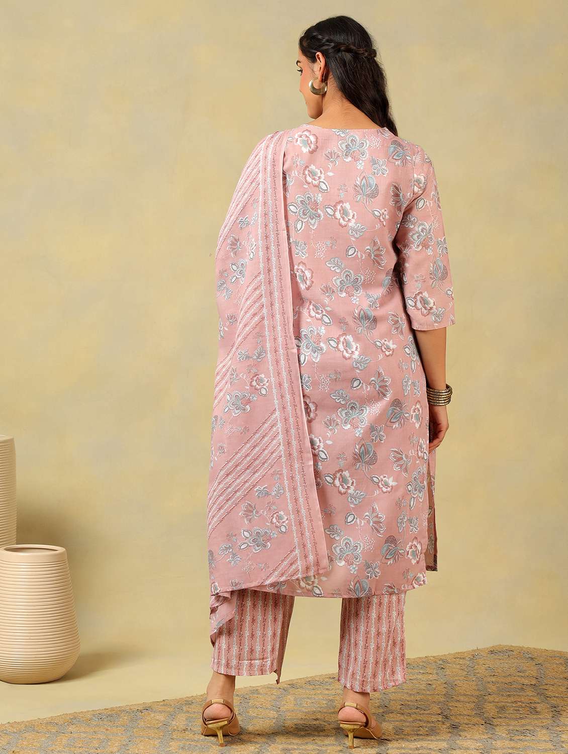 women floral notch neck kurta pant with dupatta set - 22326616 -  Standard Image - 3