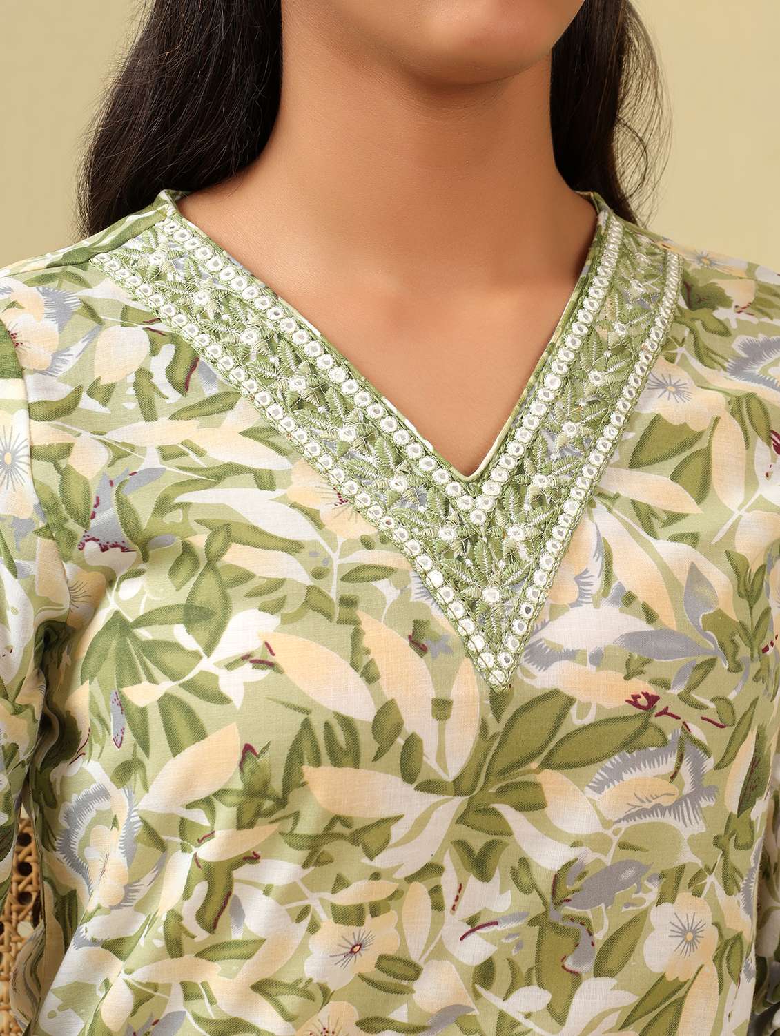 women floral v neck kurta pant with dupatta set - 22326617 -  Standard Image - 3