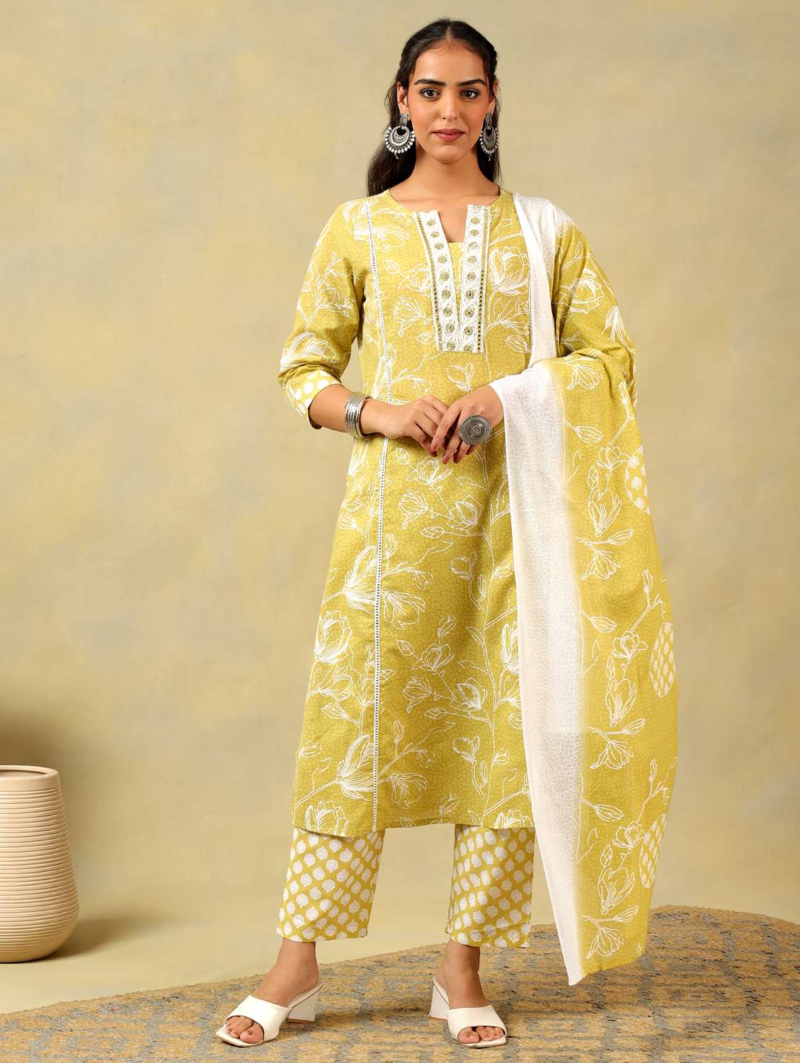 women floral three quarter sleeve kurta pant with dupatta set - 22326624 -  Standard Image - 3