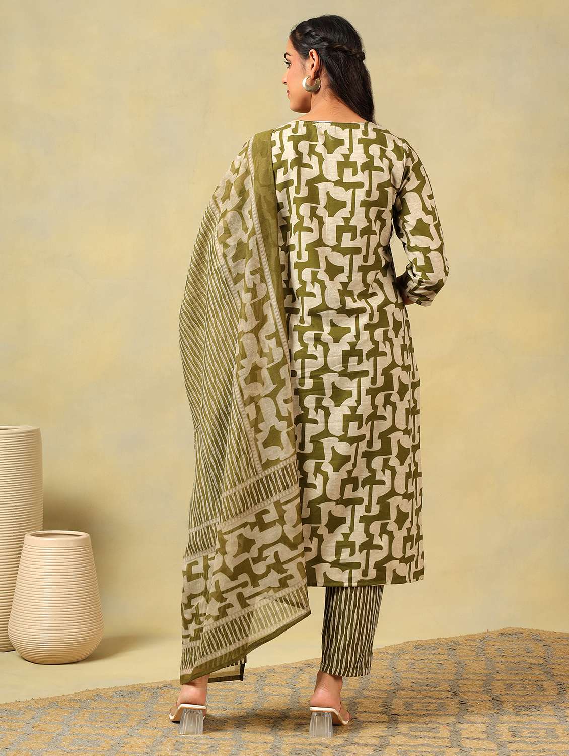 women abstract print round neck kurta pant with dupatta set - 22326630 -  Standard Image - 3