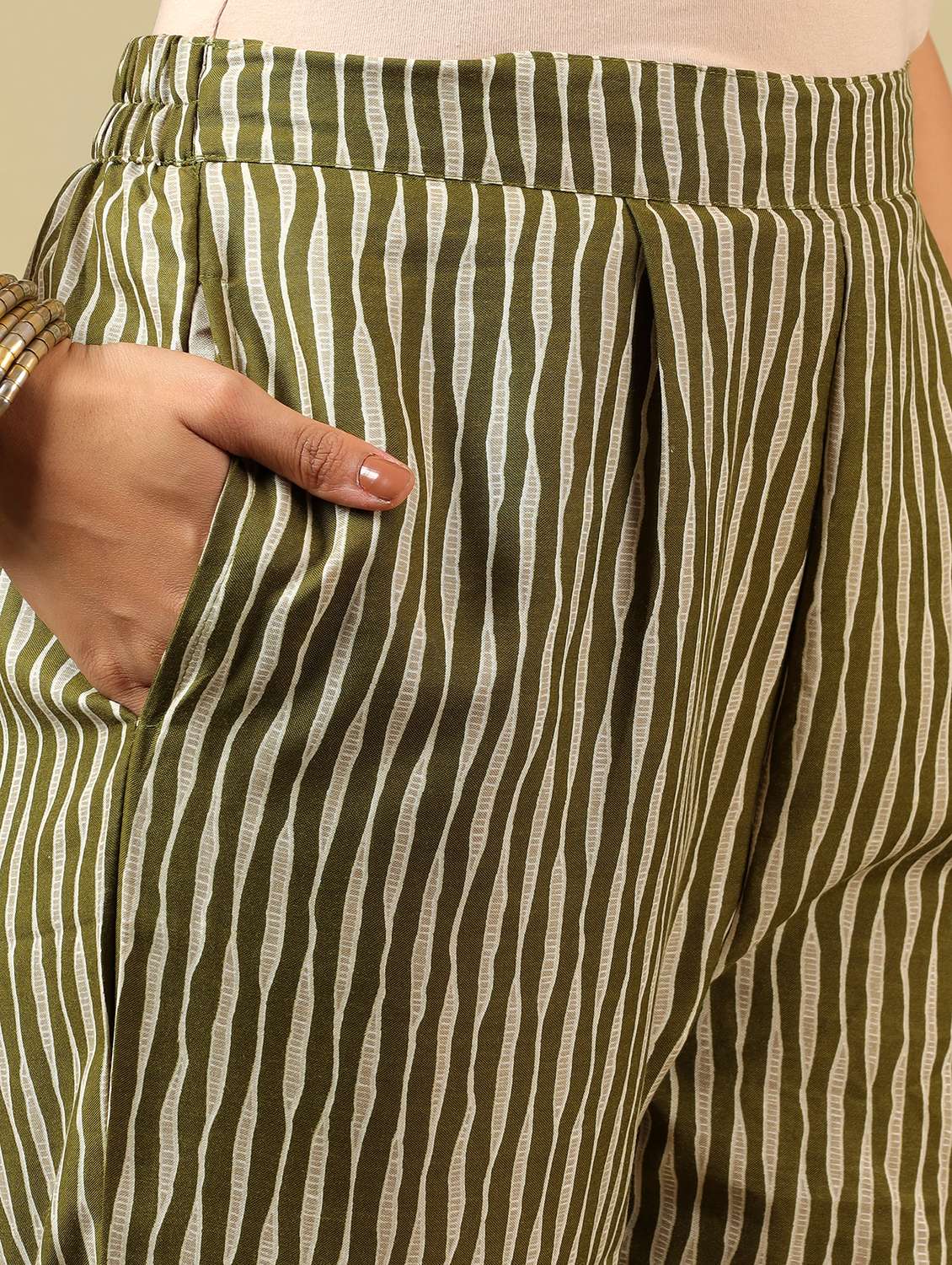 women abstract print round neck kurta pant with dupatta set - 22326630 -  Standard Image - 5