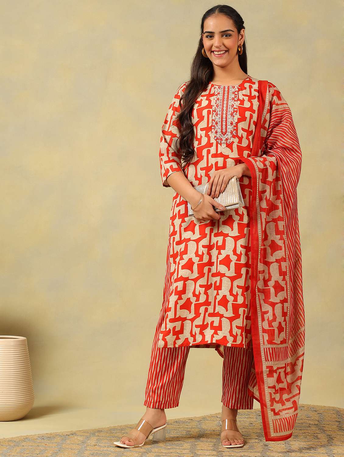 women abstract print round neck kurta pant with dupatta set