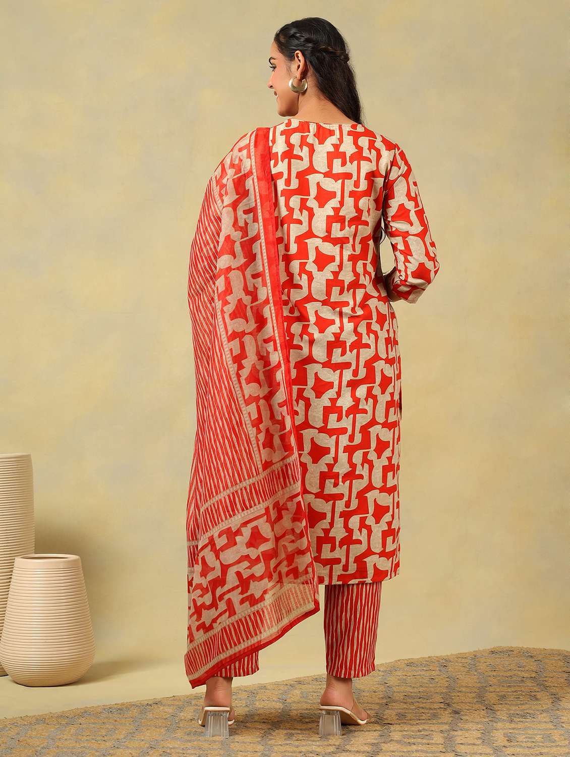 women abstract print round neck kurta pant with dupatta set - 22326632 -  Standard Image - 3