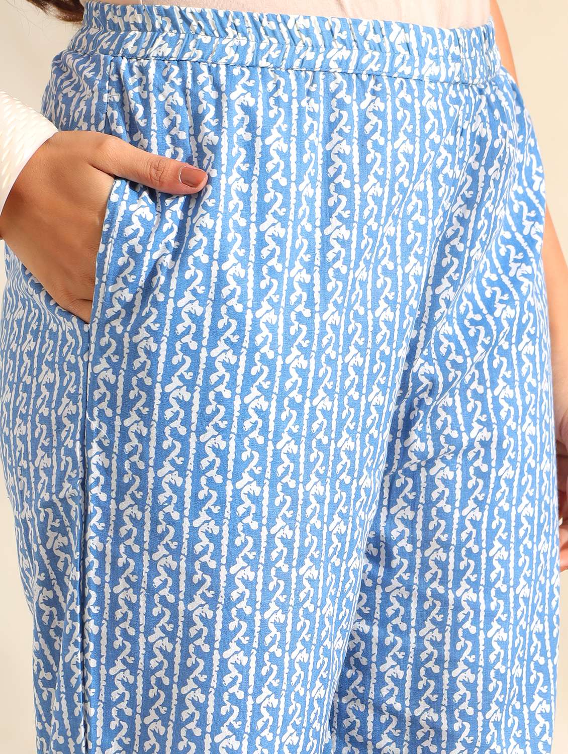 women floral round neck kurta pant with dupatta set - 22326637 -  Standard Image - 5