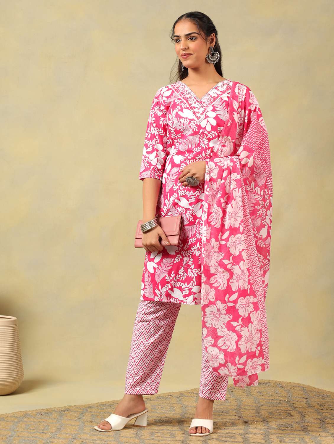 women printed three quarter sleeve kurta pant with dupatta set