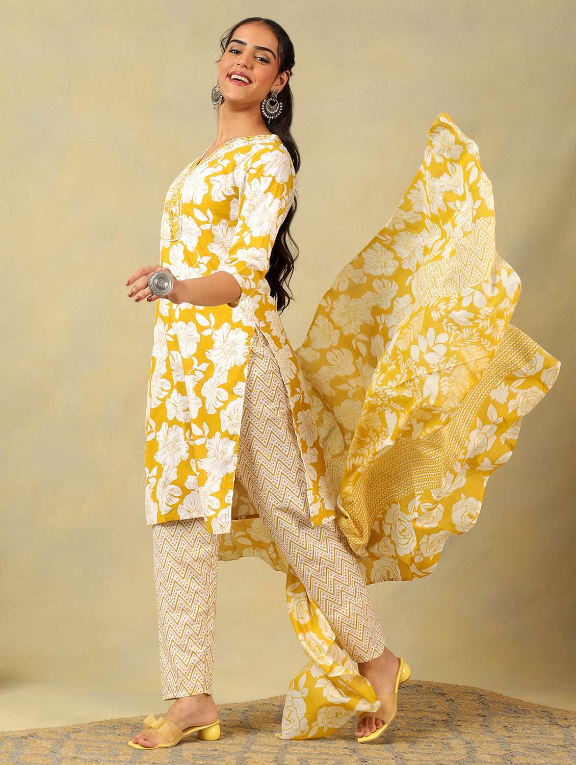 women floral three quarter sleeve kurta pant with dupatta set - 22326646 -  Standard Image - 3