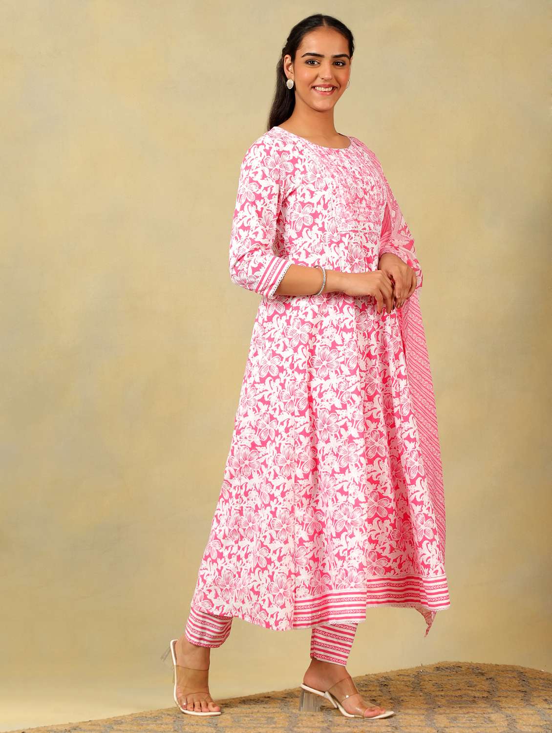 women floral round neck kurta pant with dupatta set - 22326650 -  Standard Image - 3