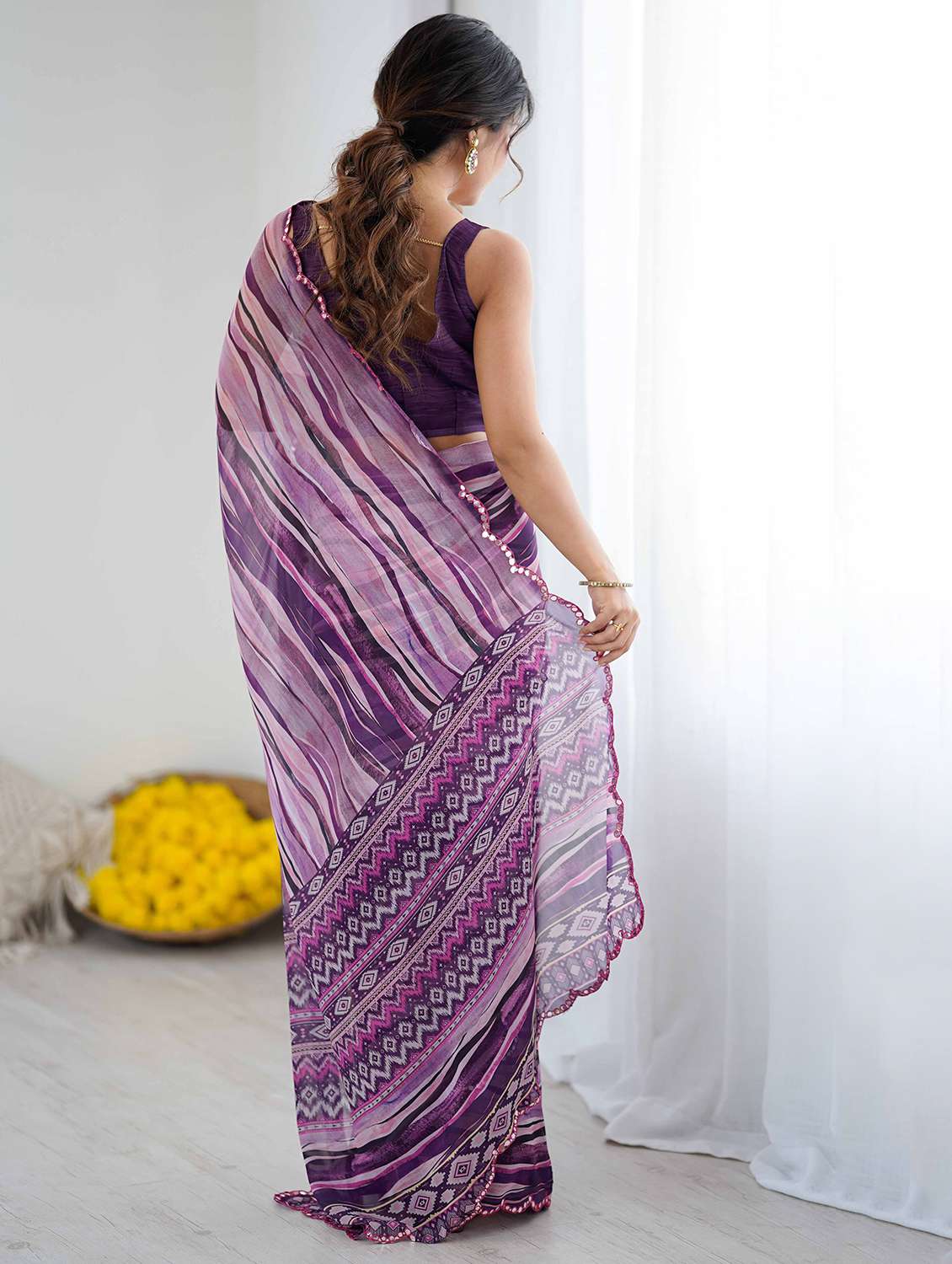 women printed casual wear saree with blouse - 22327609 -  Standard Image - 3