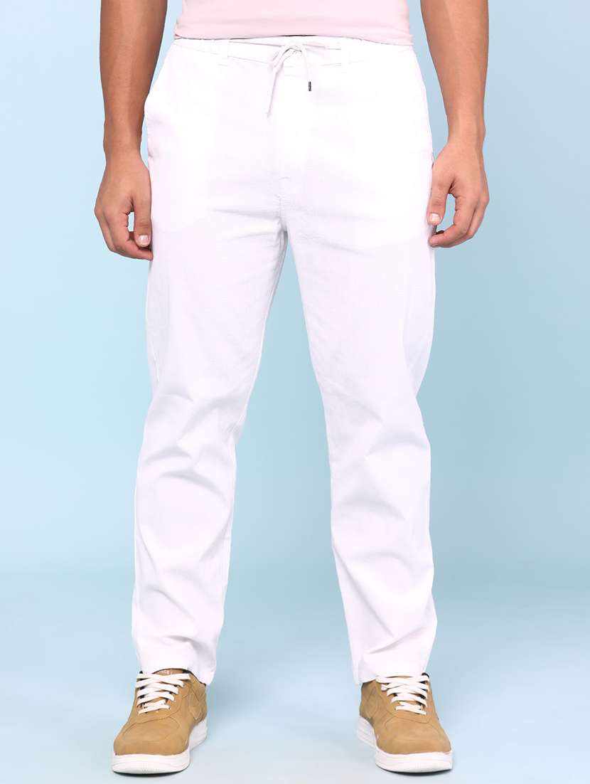 men solid mid rise regular fit cargo 