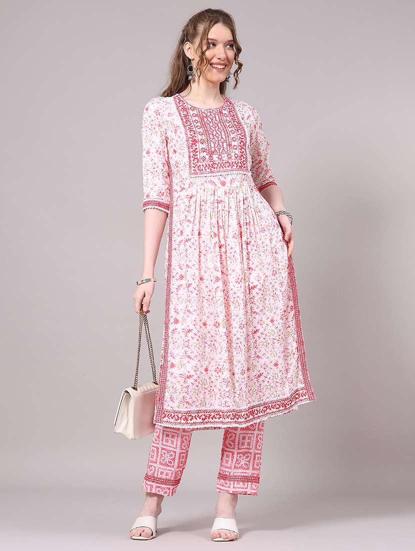 women printed three quarter sleeve kurta pant set
