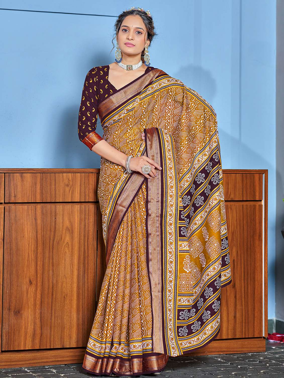 women printed casual wear saree with blouse