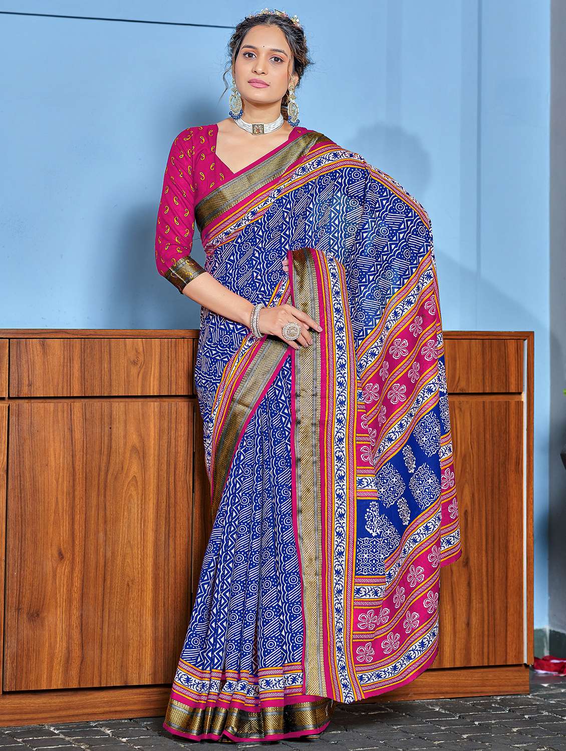 women printed casual wear saree with blouse