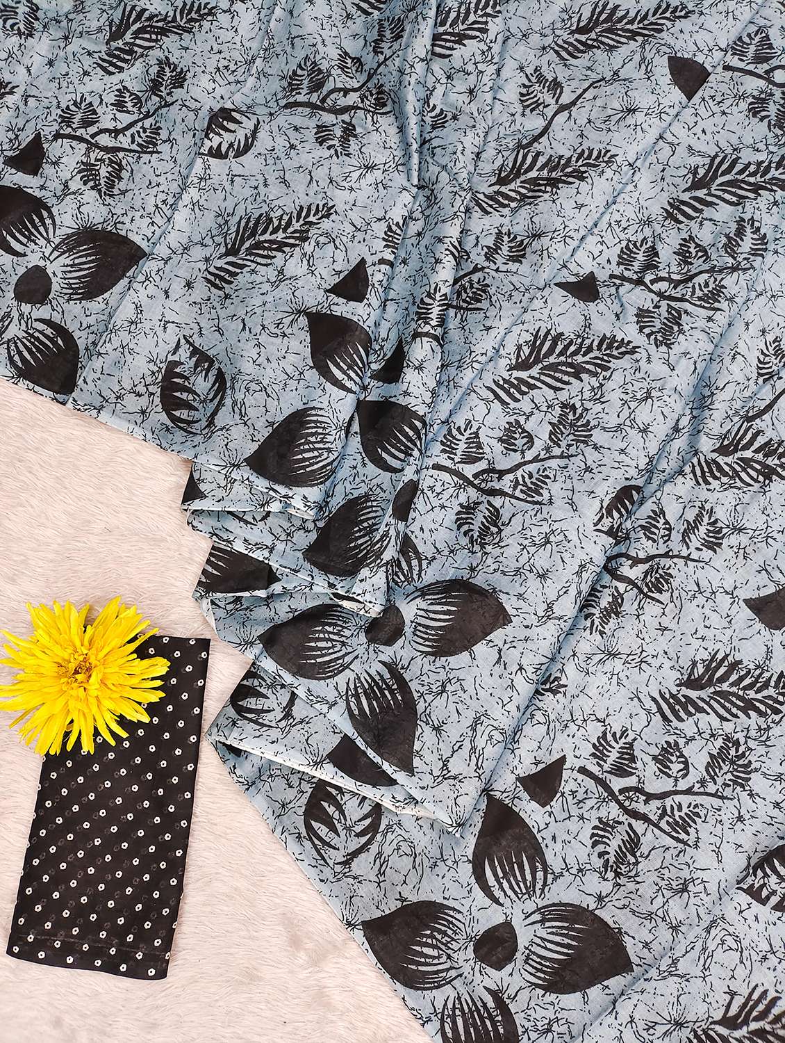 women printed casual wear saree with blouse - 22328669 -  Standard Image - 5