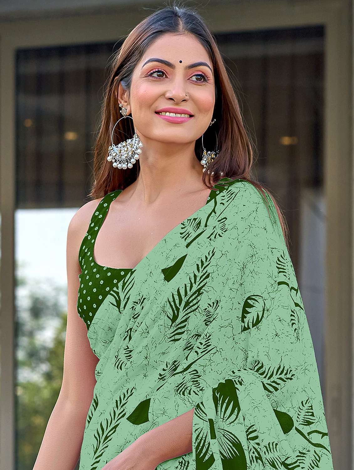 women printed casual wear saree with blouse - 22328670 -  Standard Image - 3