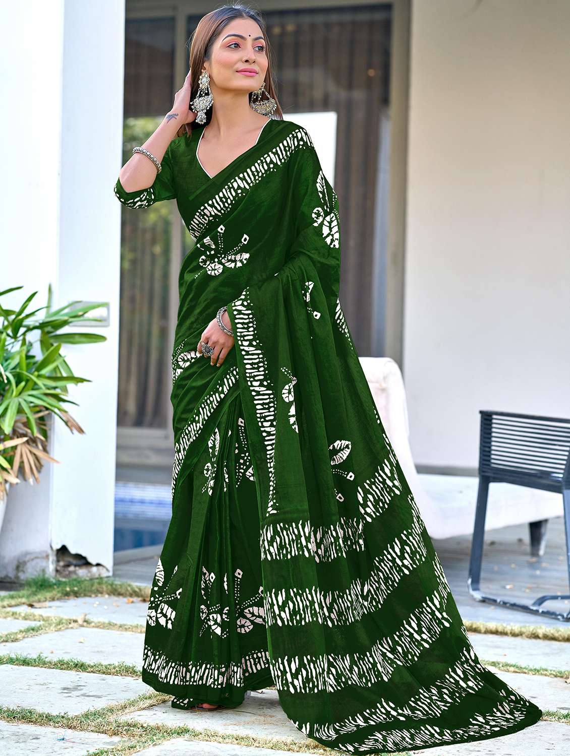 women printed casual wear saree with blouse