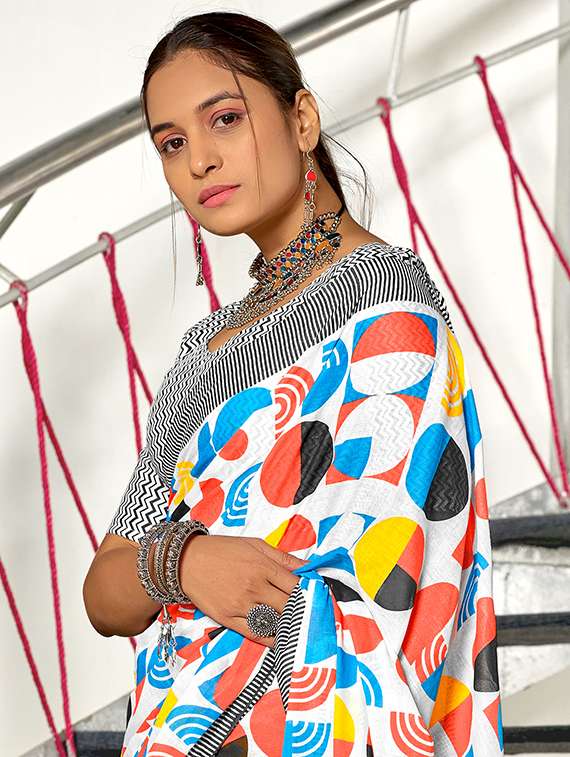 women printed casual wear saree with blouse - 22328695 -  Standard Image - 3
