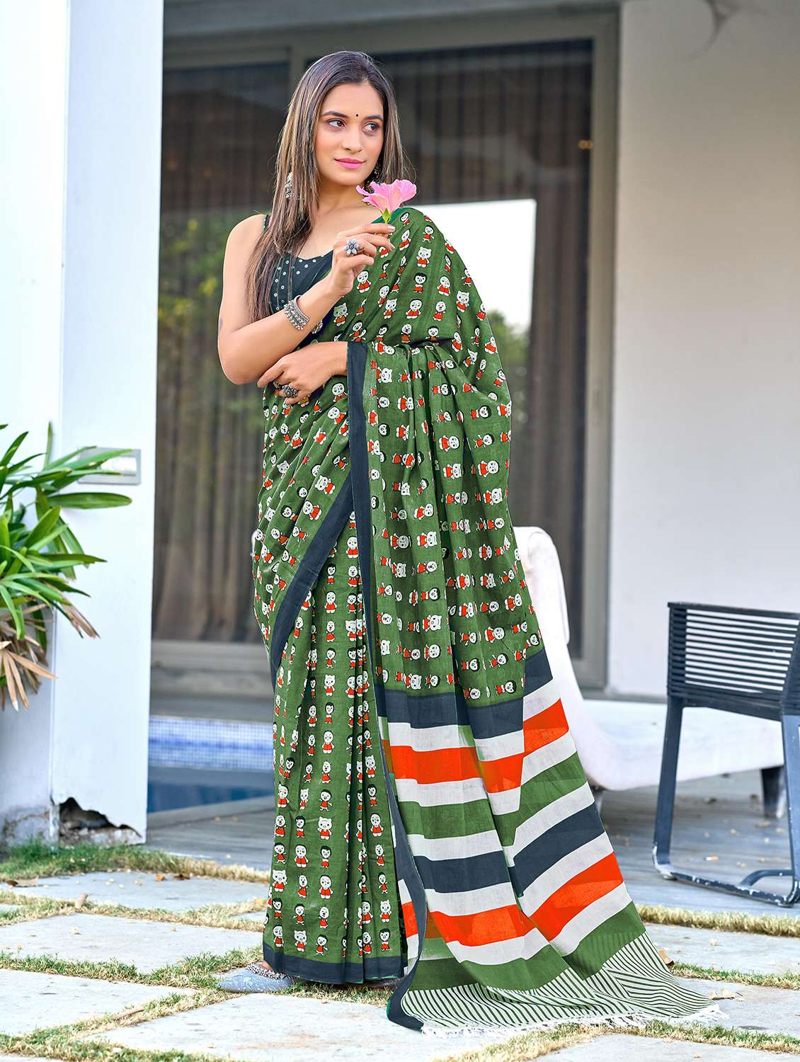 women printed casual wear saree with blouse
