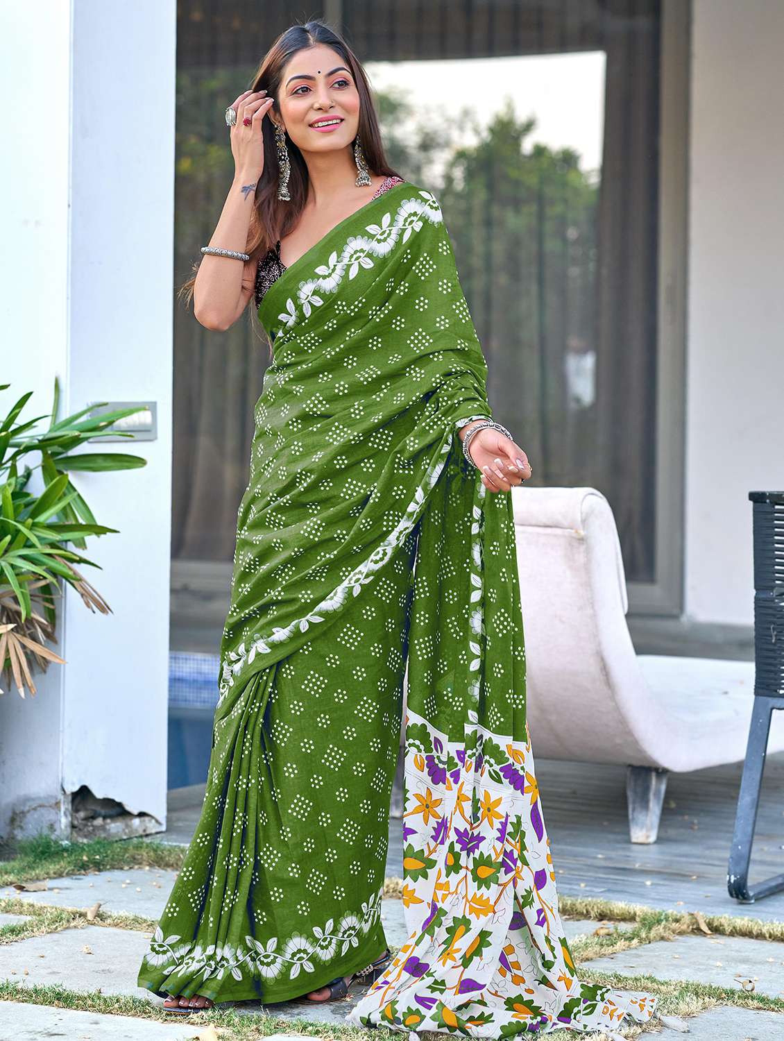 women printed casual wear saree with blouse