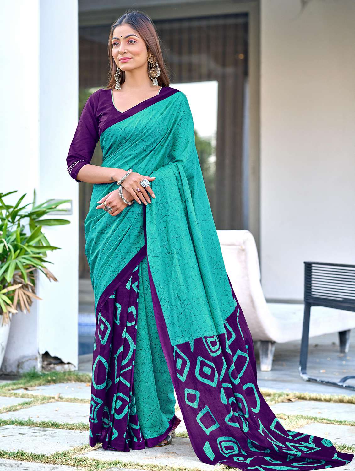 women printed casual wear saree with blouse