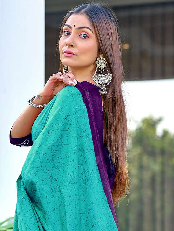 Women Printed Casual Wear Saree With Blouse - 22328706 -  Standard Image - 3