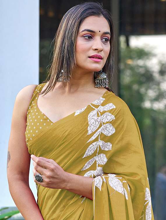 women printed casual wear saree with blouse - 22328711 -  Standard Image - 3