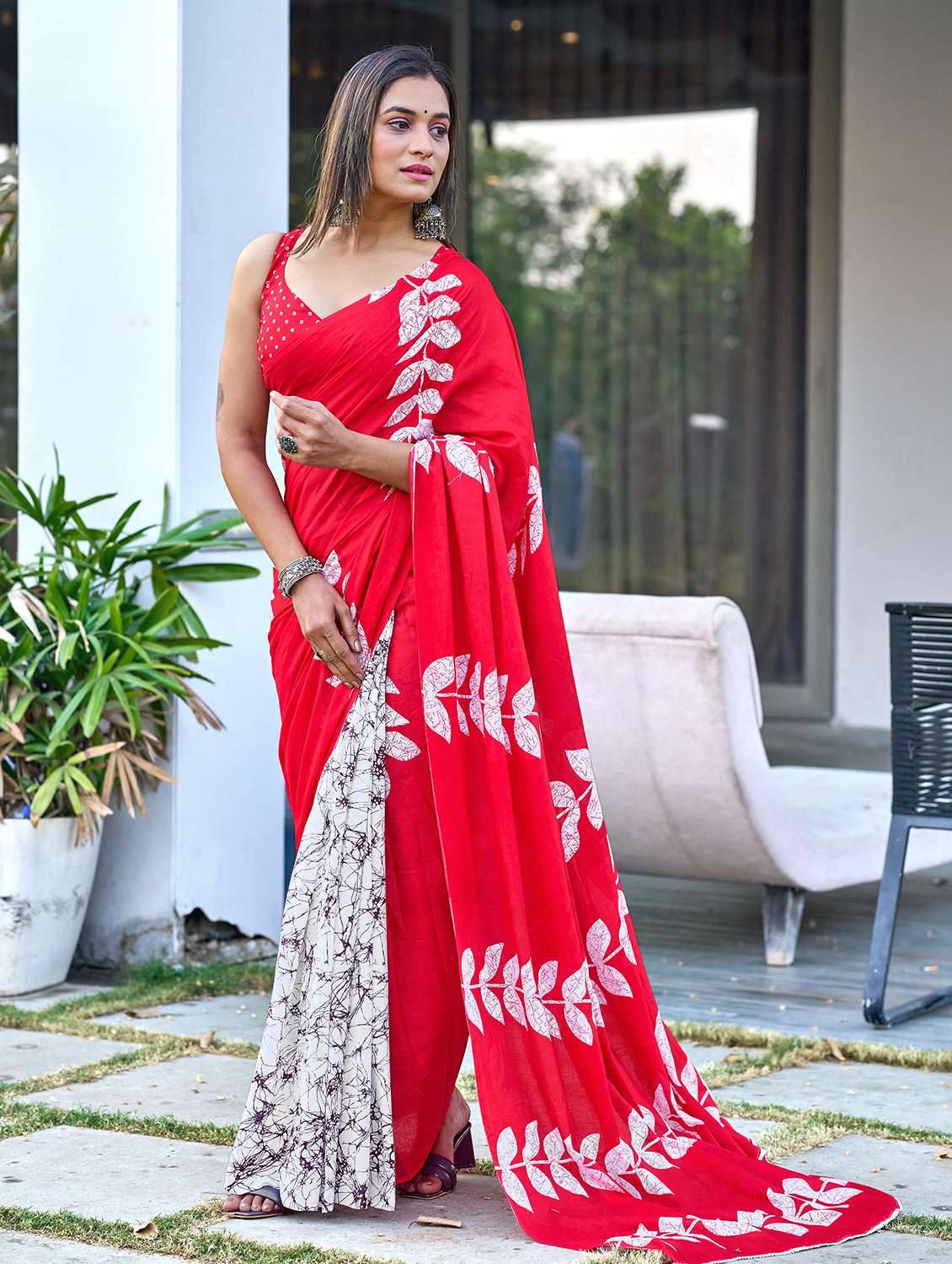 women printed casual wear saree with blouse