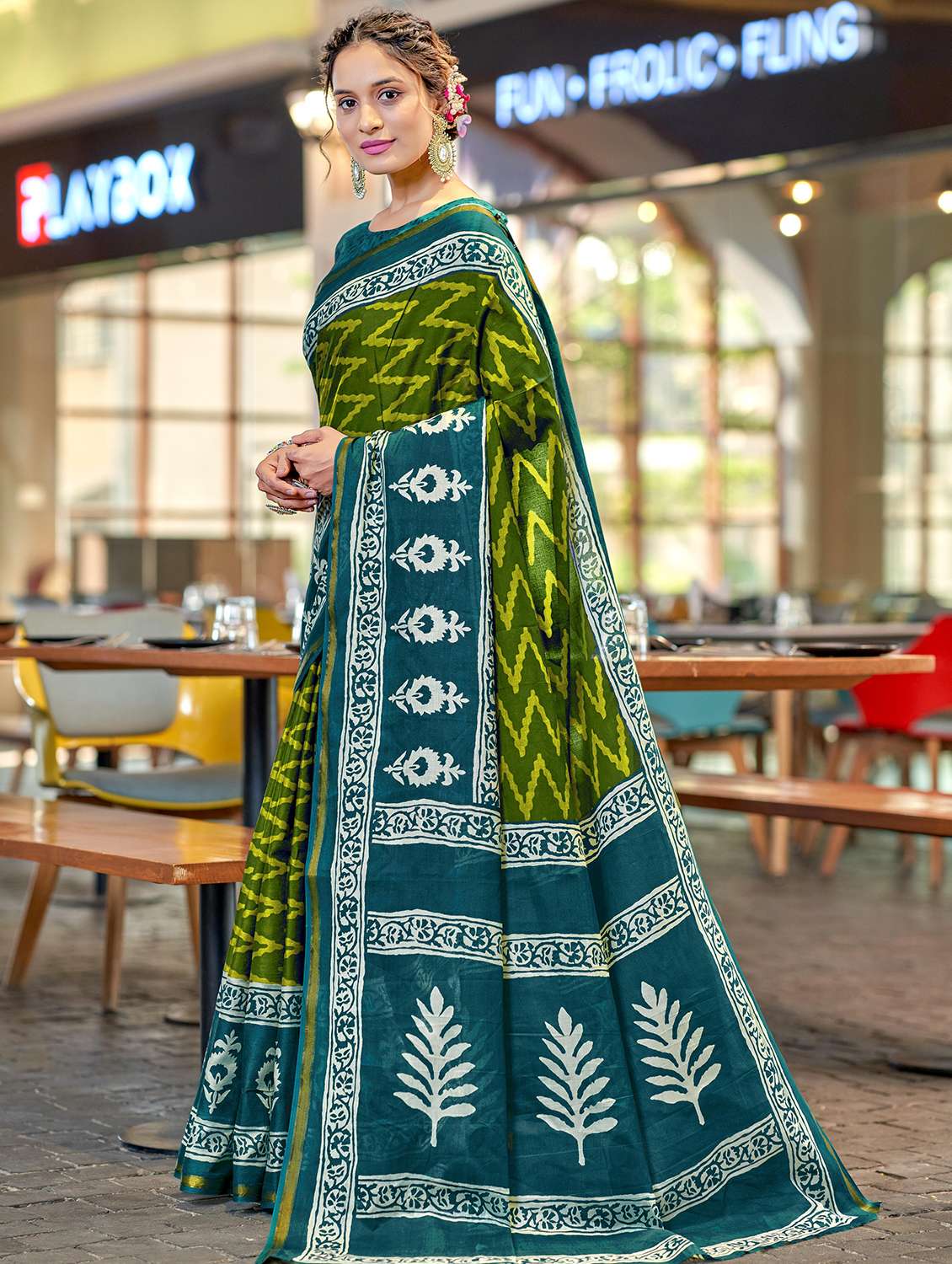 women printed casual wear saree with blouse