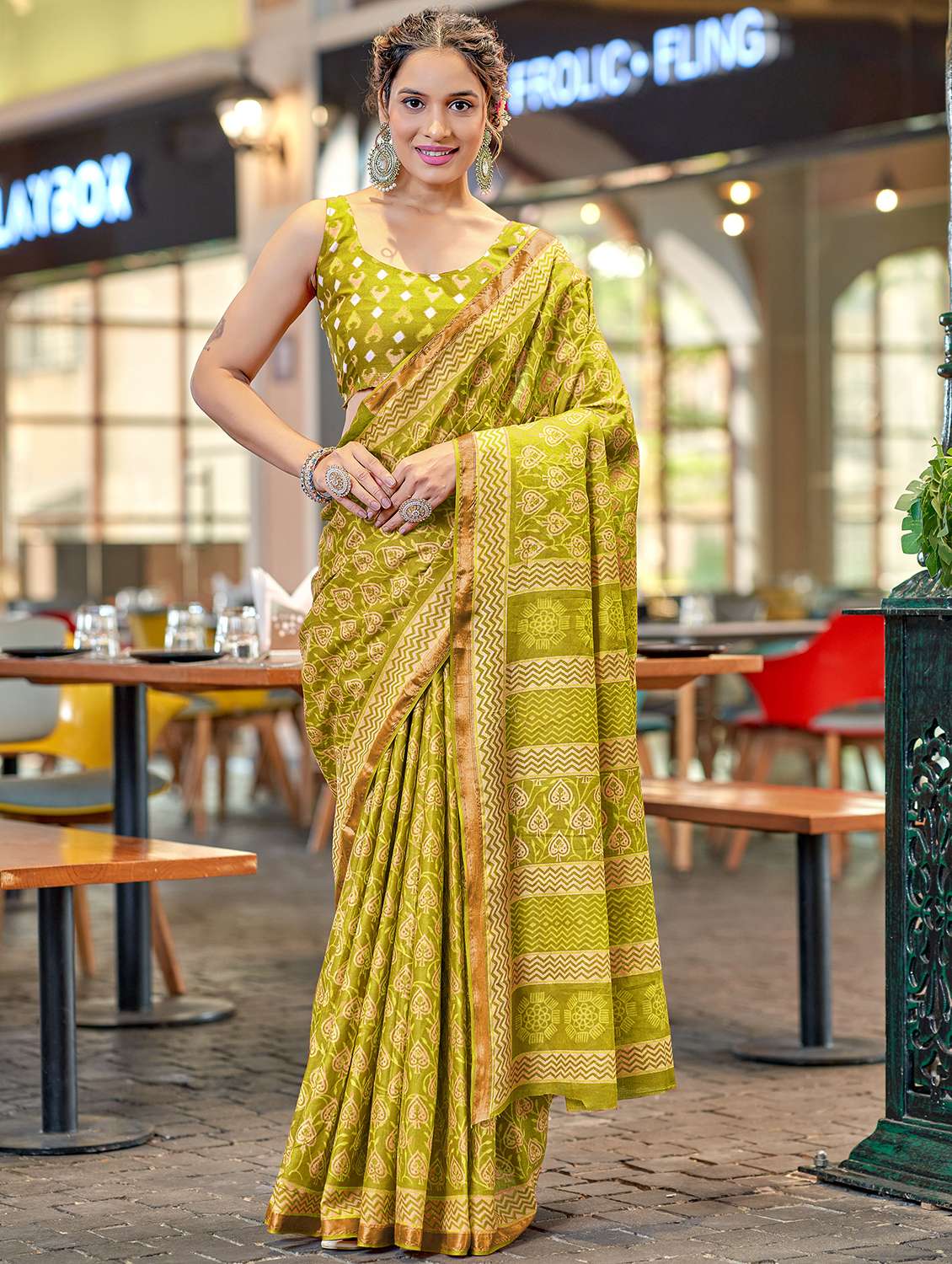 women printed casual wear saree with blouse