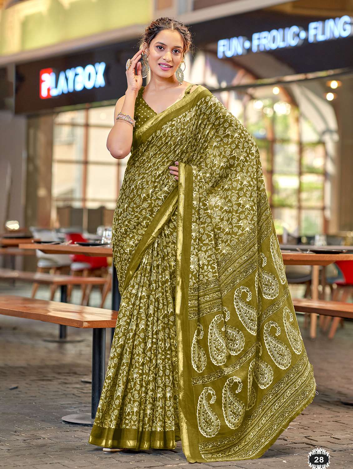 women printed casual wear saree with blouse