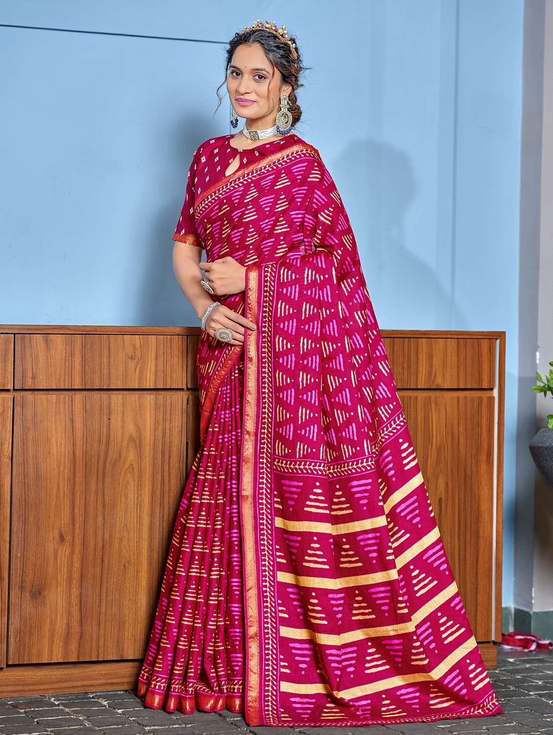 women printed casual wear saree with blouse