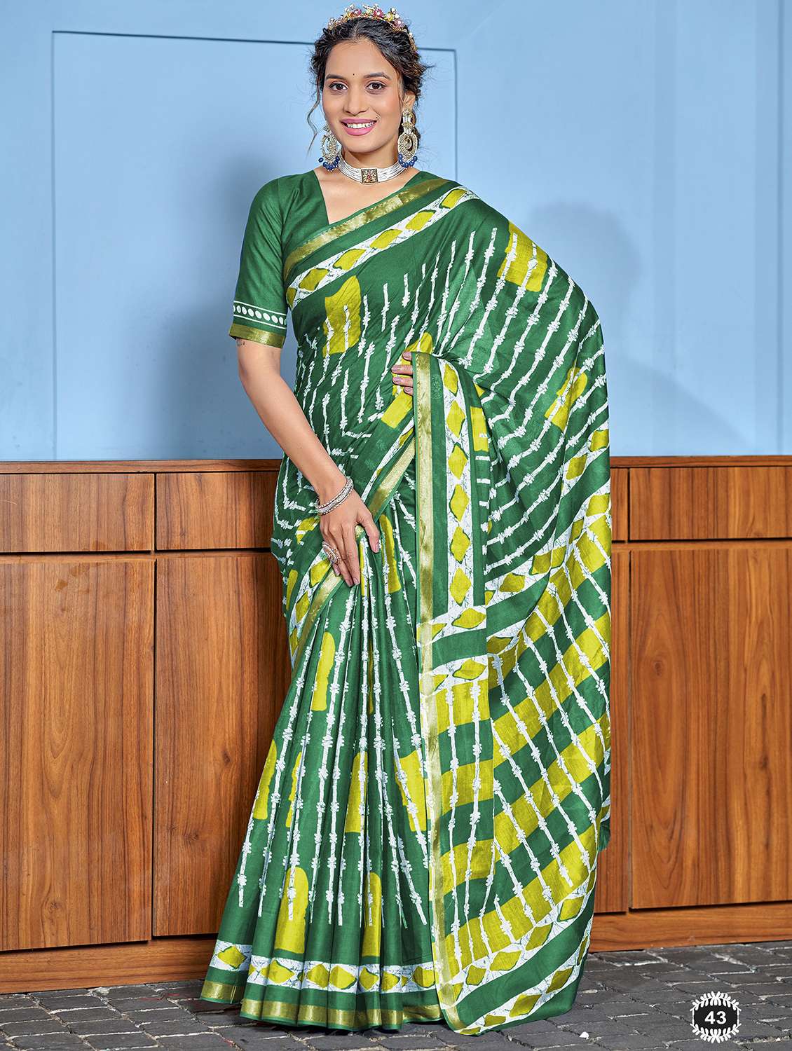 women printed casual wear saree with blouse