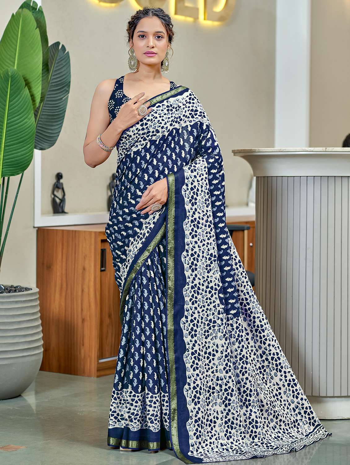 women printed casual wear saree with blouse