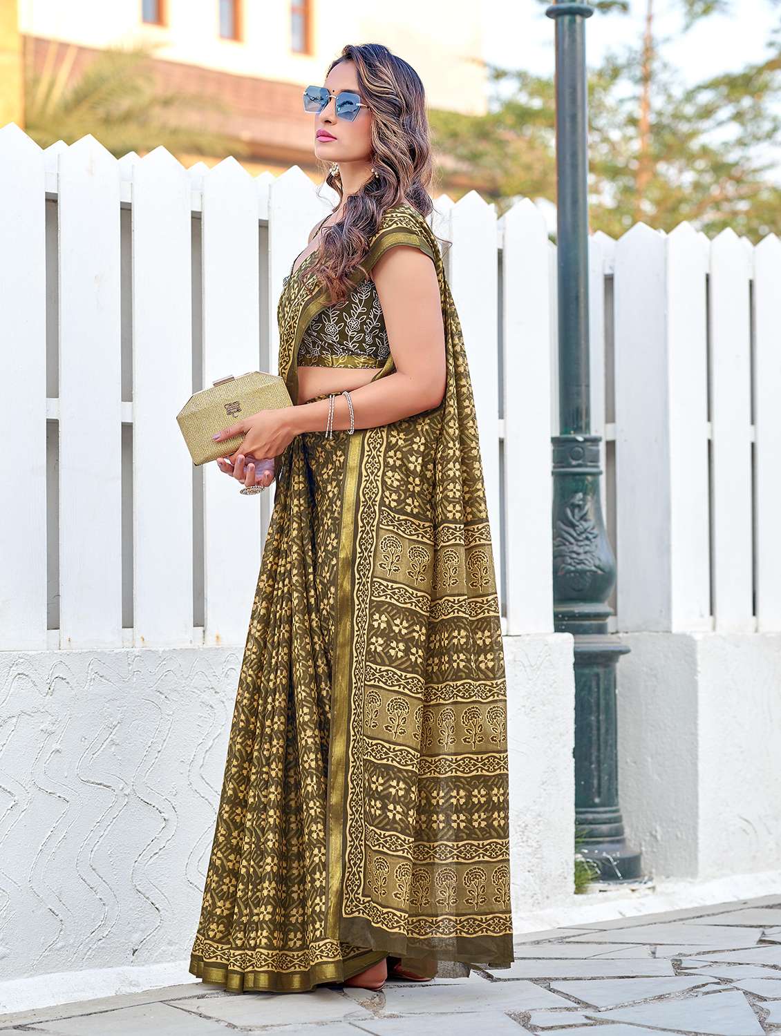 women printed casual wear saree with blouse