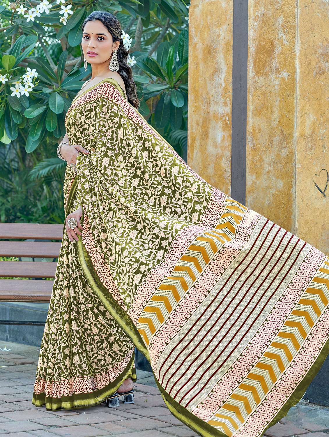 women printed casual wear saree with blouse