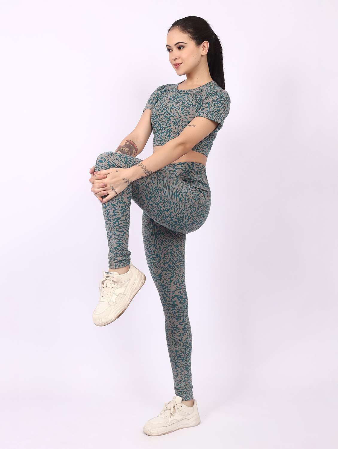 women printed active wear co-ord set