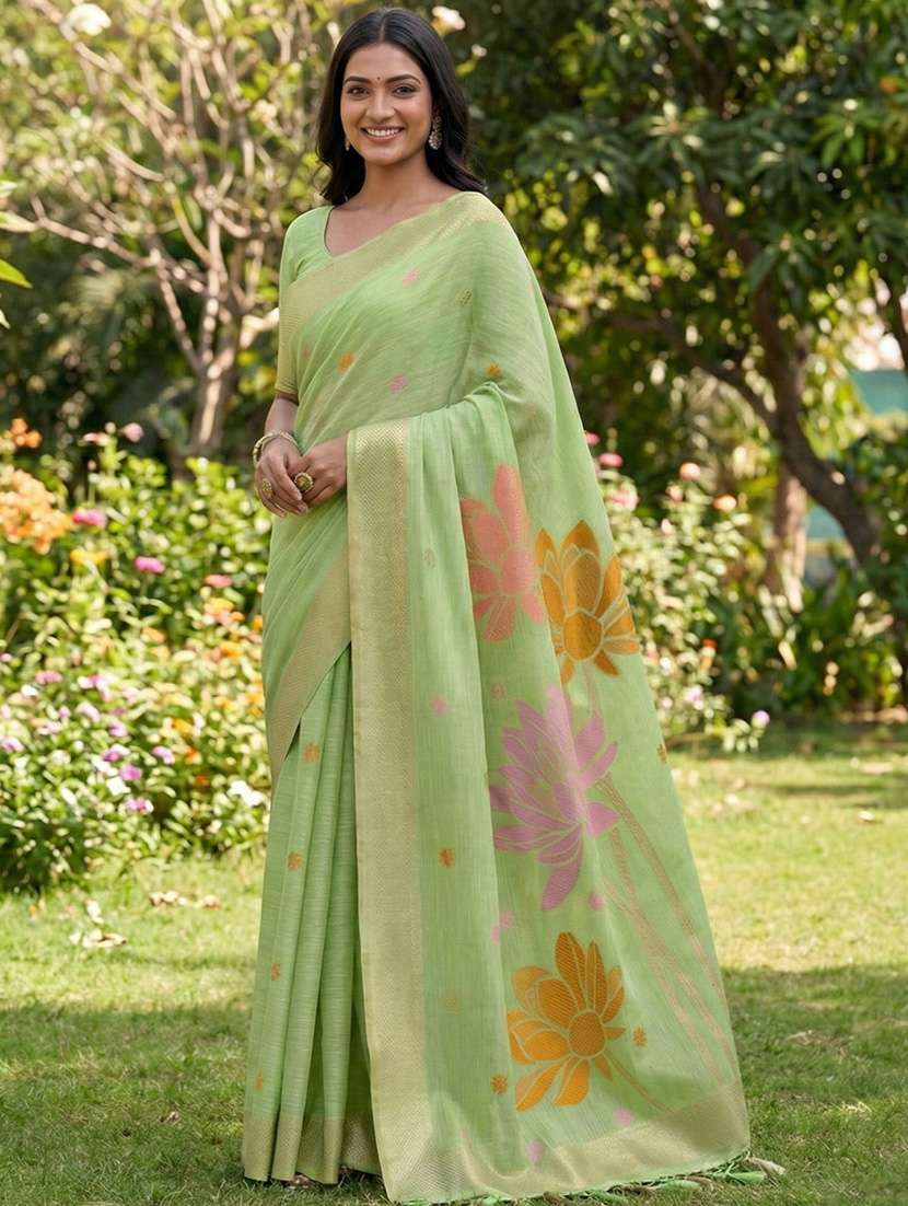 women self design handloom saree with blouse