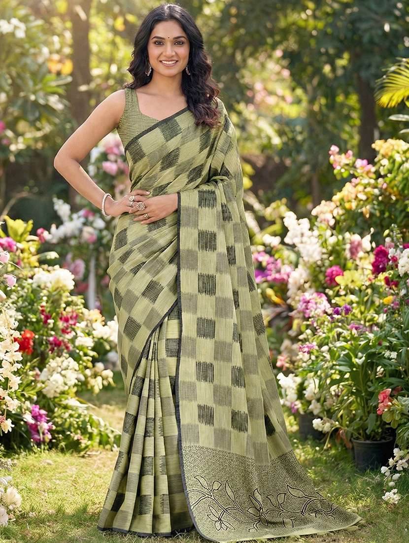 women checkered handloom saree with blouse