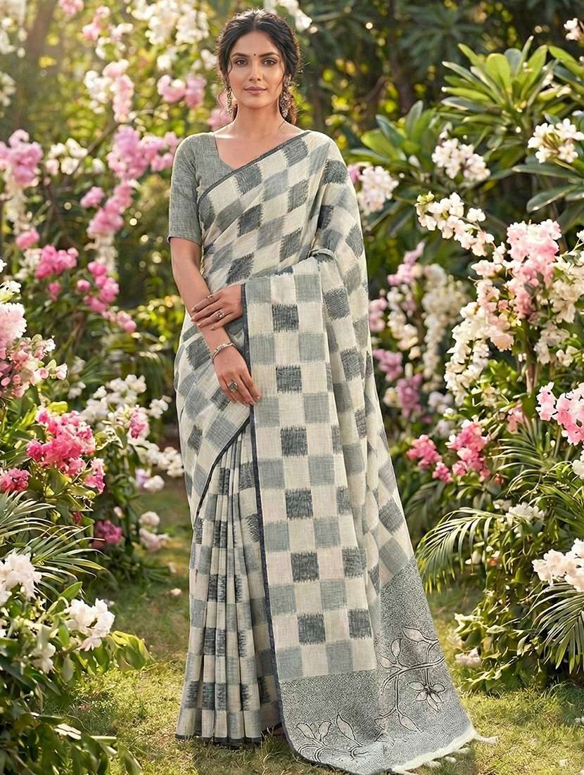 women checkered handloom saree with blouse