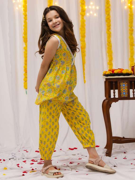 girls printed sleeveless kurta & salwar set - 22329519 -  Standard Image - 3