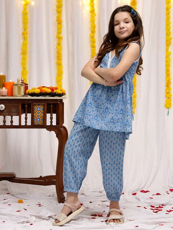 girls printed sleeveless kurta & salwar set - 22329520 -  Standard Image - 3