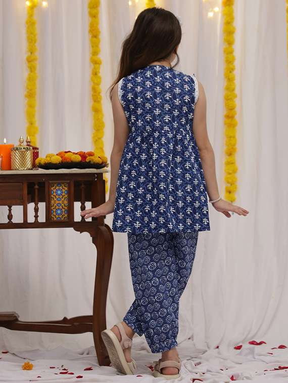 girls printed sleeveless kurta & salwar set - 22329522 -  Standard Image - 3