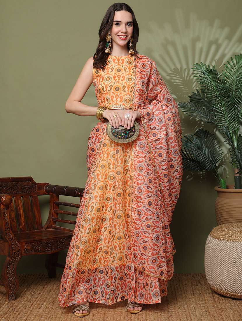 women printed sleeveless lehenga and choli set with dupatta