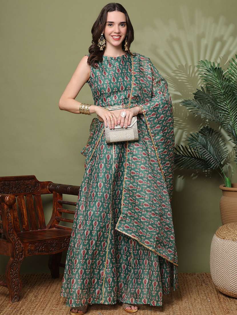 women printed sleeveless lehenga and choli set with dupatta