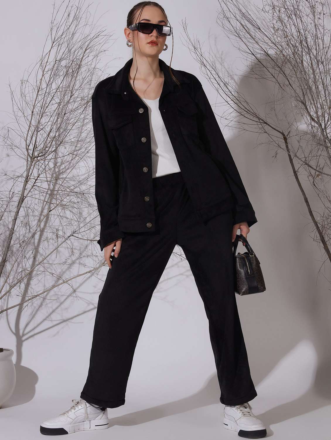women solid mid rise straight trouser